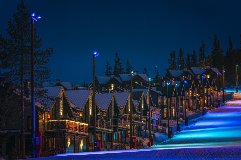 LEDVANCE ilumina la estación de Vemdalen (Suecia) con un sistema LED resistente, eficiente y de bajo mantenimiento.