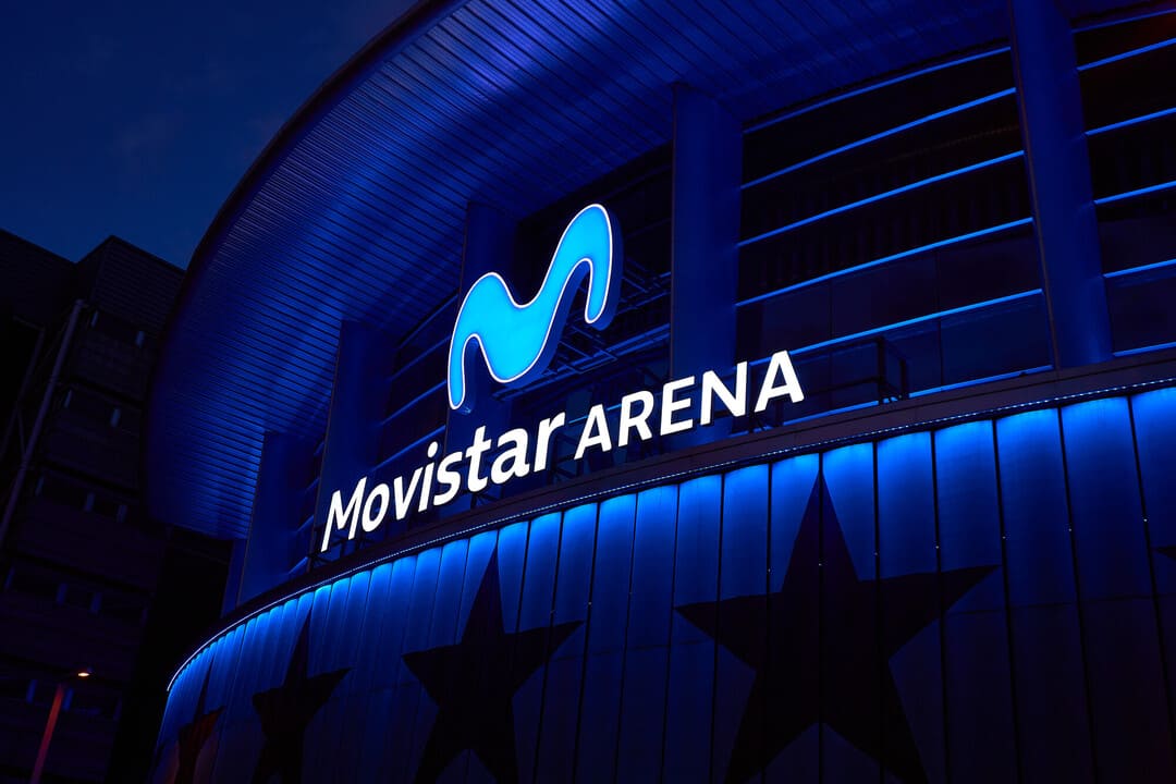 LEDVANCE redefine la fachada del Movistar Arena con una iluminación LED flexible, eficiente y lista para cualquier evento.