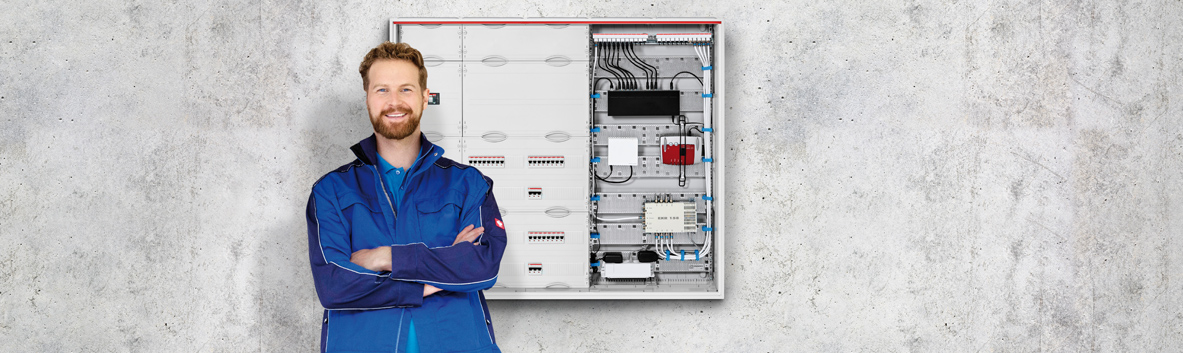 ABB amplía su oferta de cuadros de distribución con ComfortLine Compact: más capacidad en menos espacio y montaje más ágil.